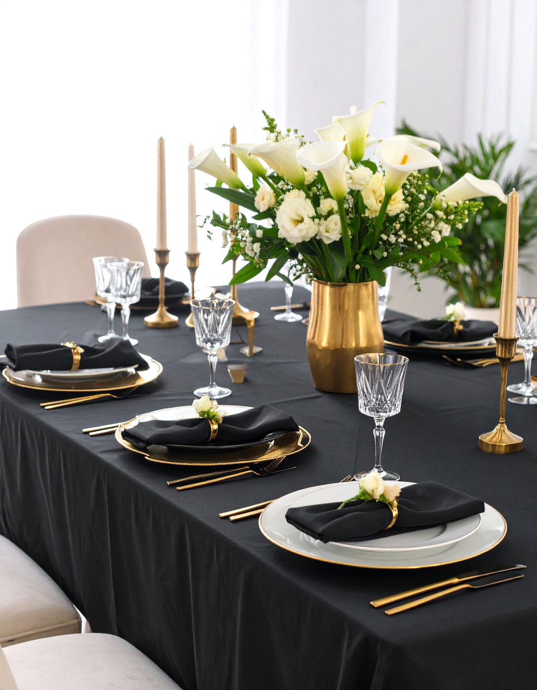 Art Deco Glamour Table Setting - 20 Table Setting Ideas