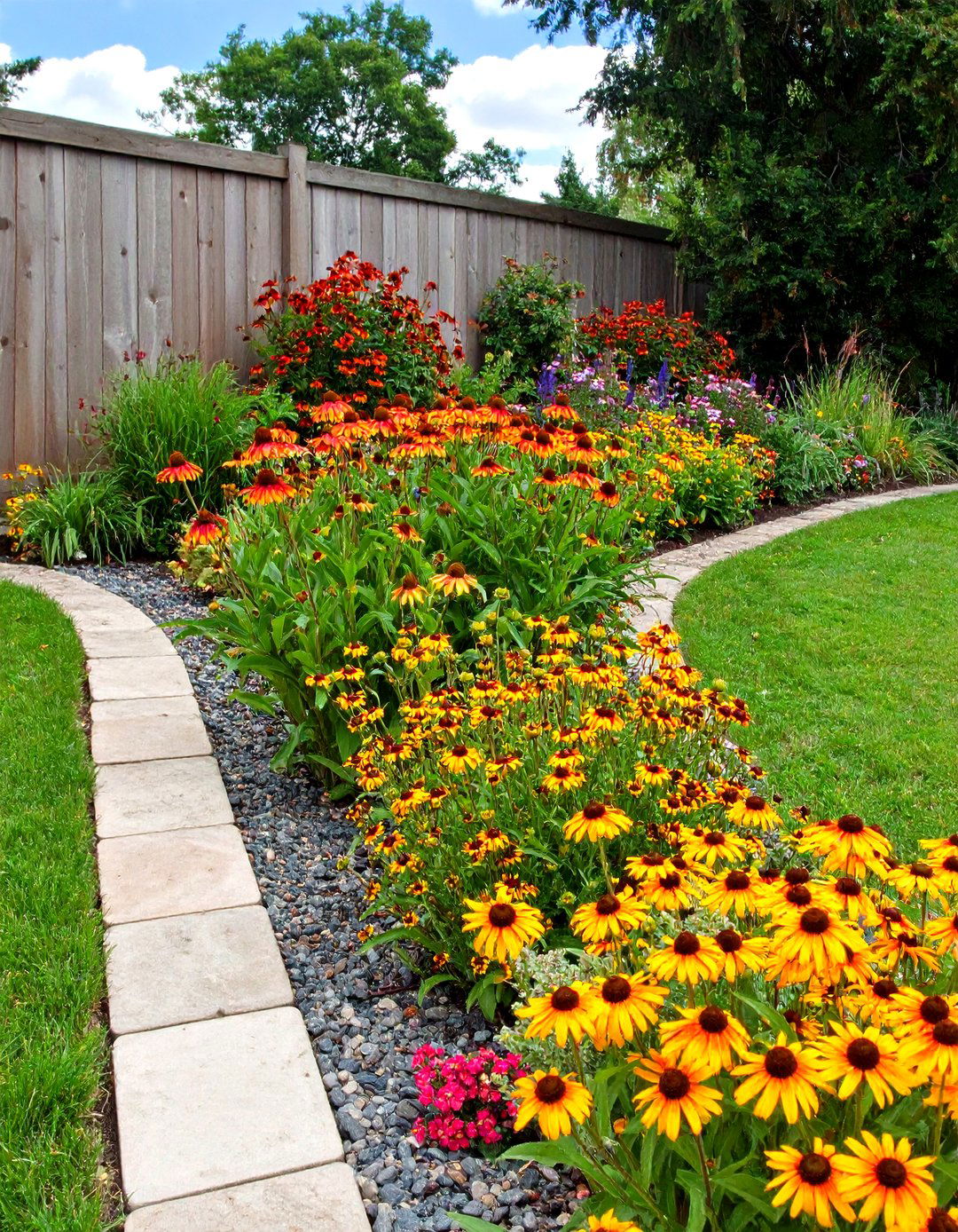 Bird Attracting Seed Head Flower Bed - 20 Front Yard Texas Flower Bed Ideas