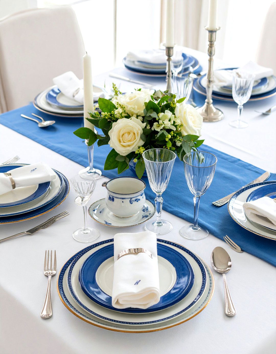 Blue and White Decor Table Settings Design - 20 Blue and White Decor Ideas
