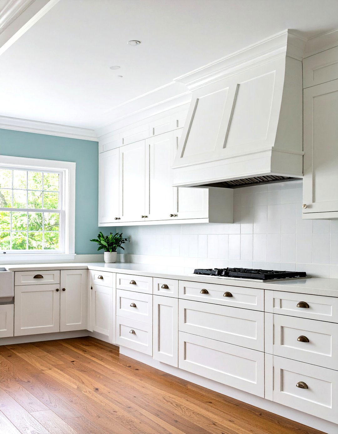 Classic Crown Molding Kitchen Soffit Design - 20 Kitchen Soffit Ideas