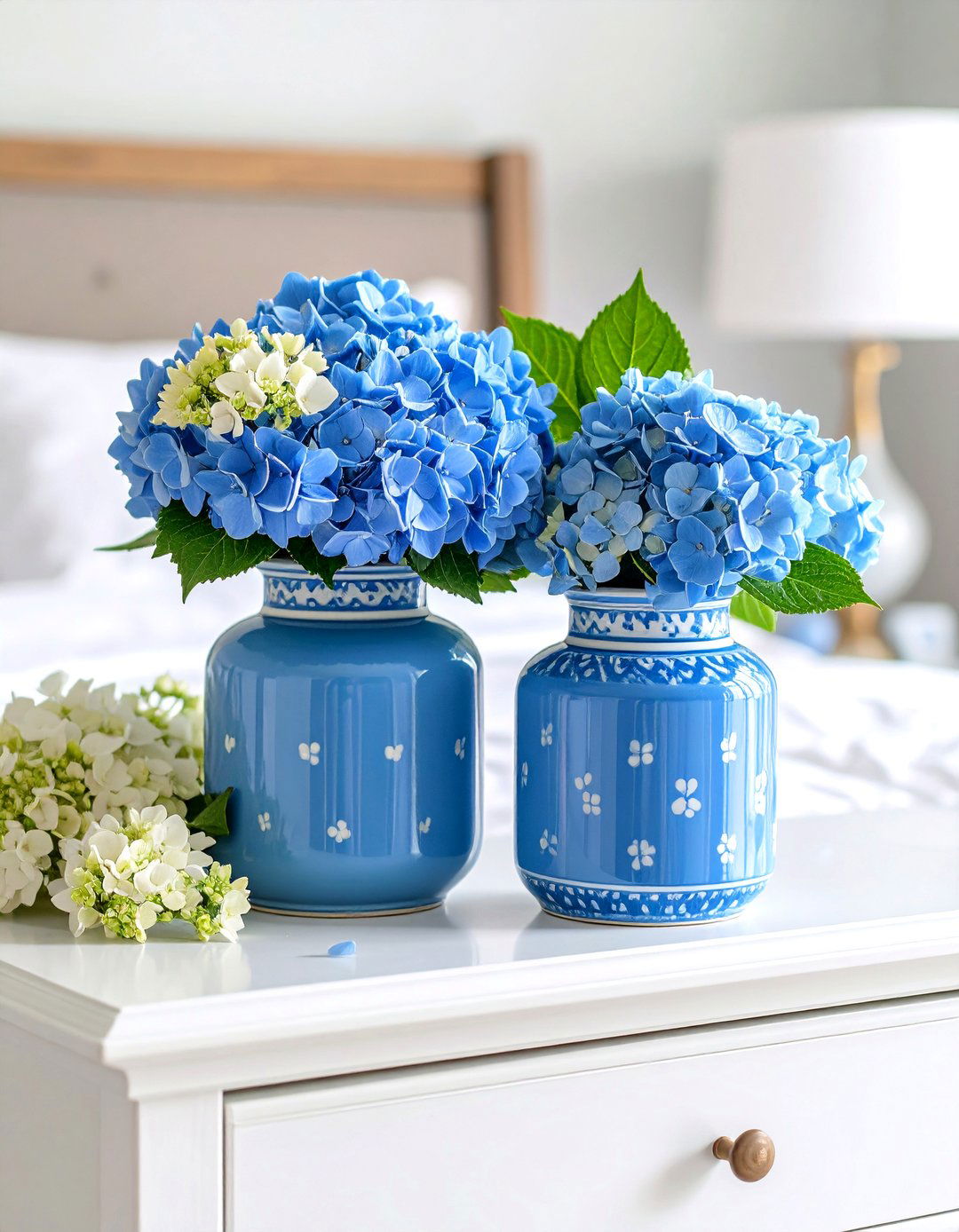 Cluster Blue and White Ginger Jars - 20 Grandmillennial Style Bedroom Ideas