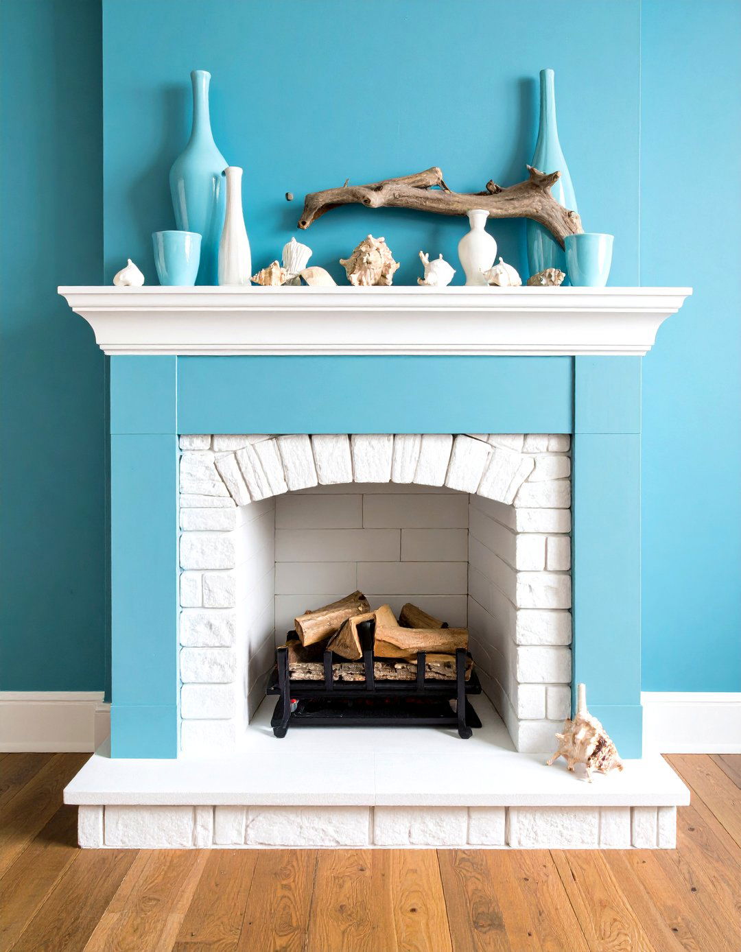 Coastal Chic Stucco Fireplace - 20 Stucco Fireplace Ideas