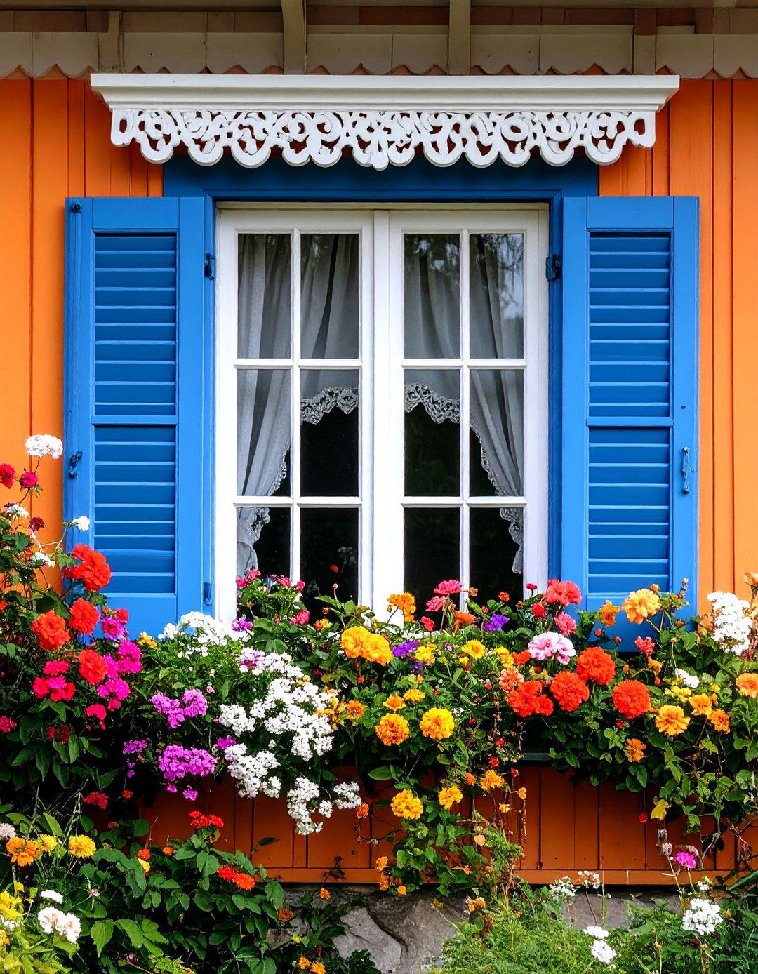 Custom Decorative Window Trim Elements - 20 Exterior Window Trim Ideas