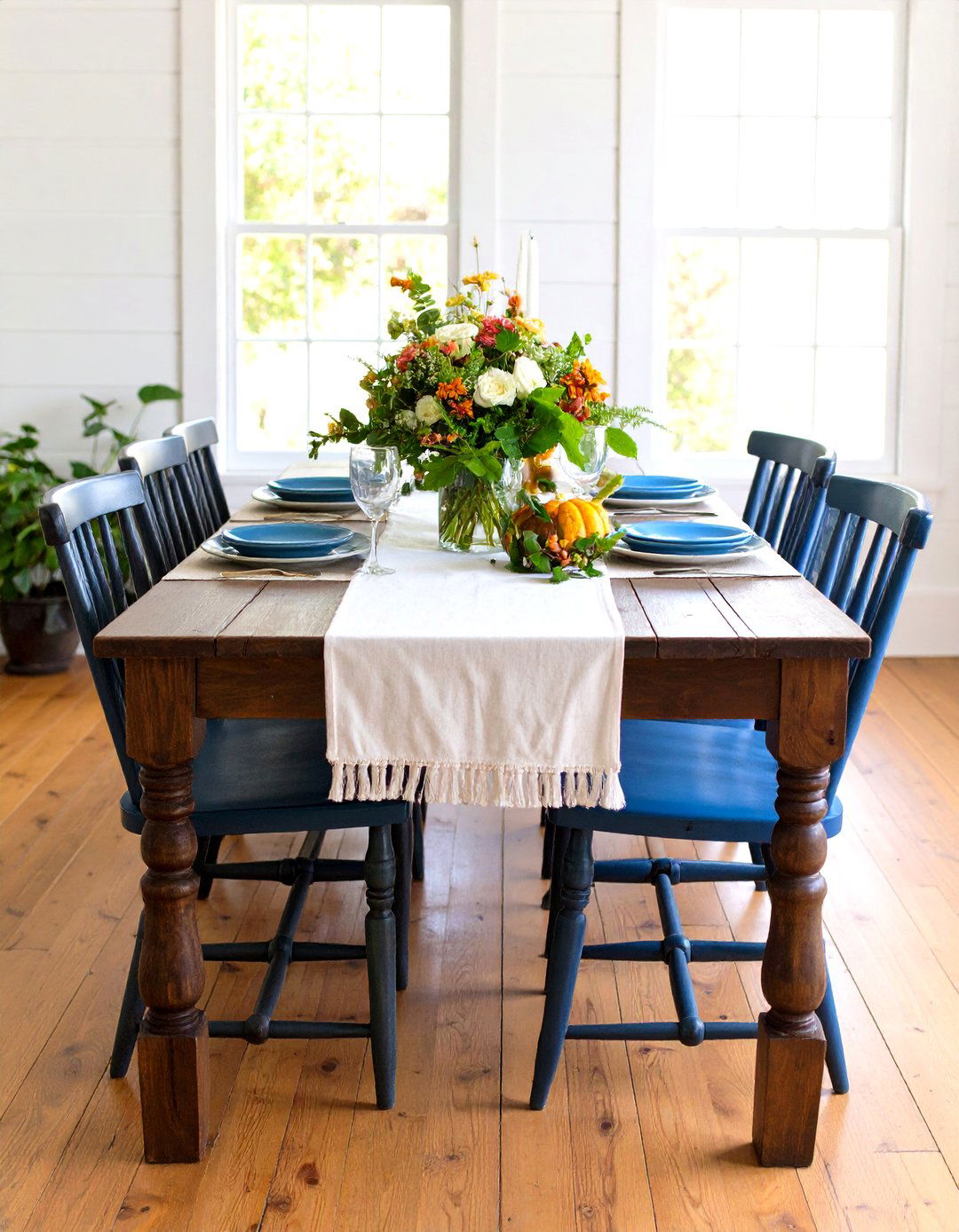 Farmhouse Table Colonial Dining Room Arrangement - 20 Colonial Dining Room Ideas