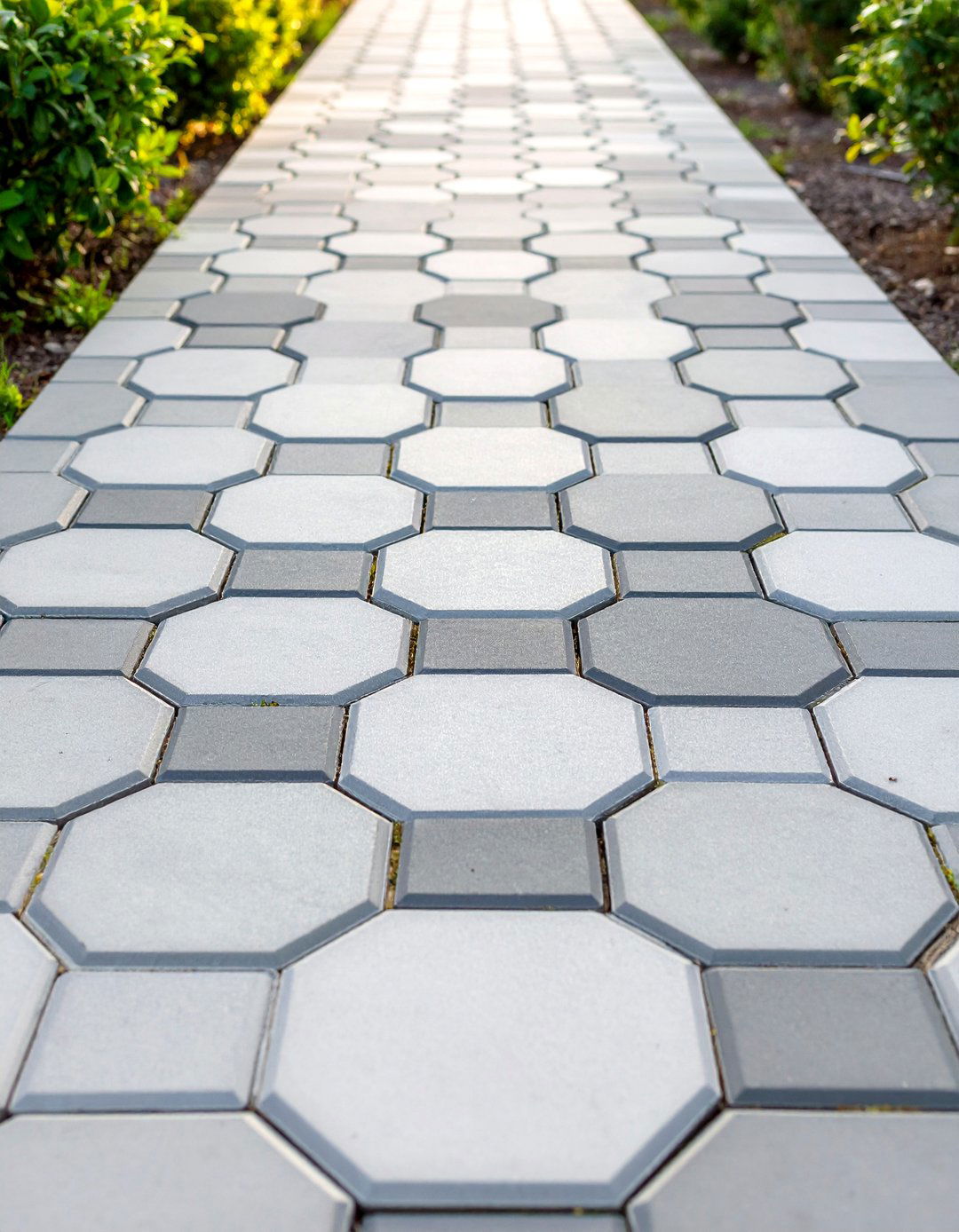 Geometric Pattern Grey Paver Walkway - 20 Grey Paver Walkway Ideas