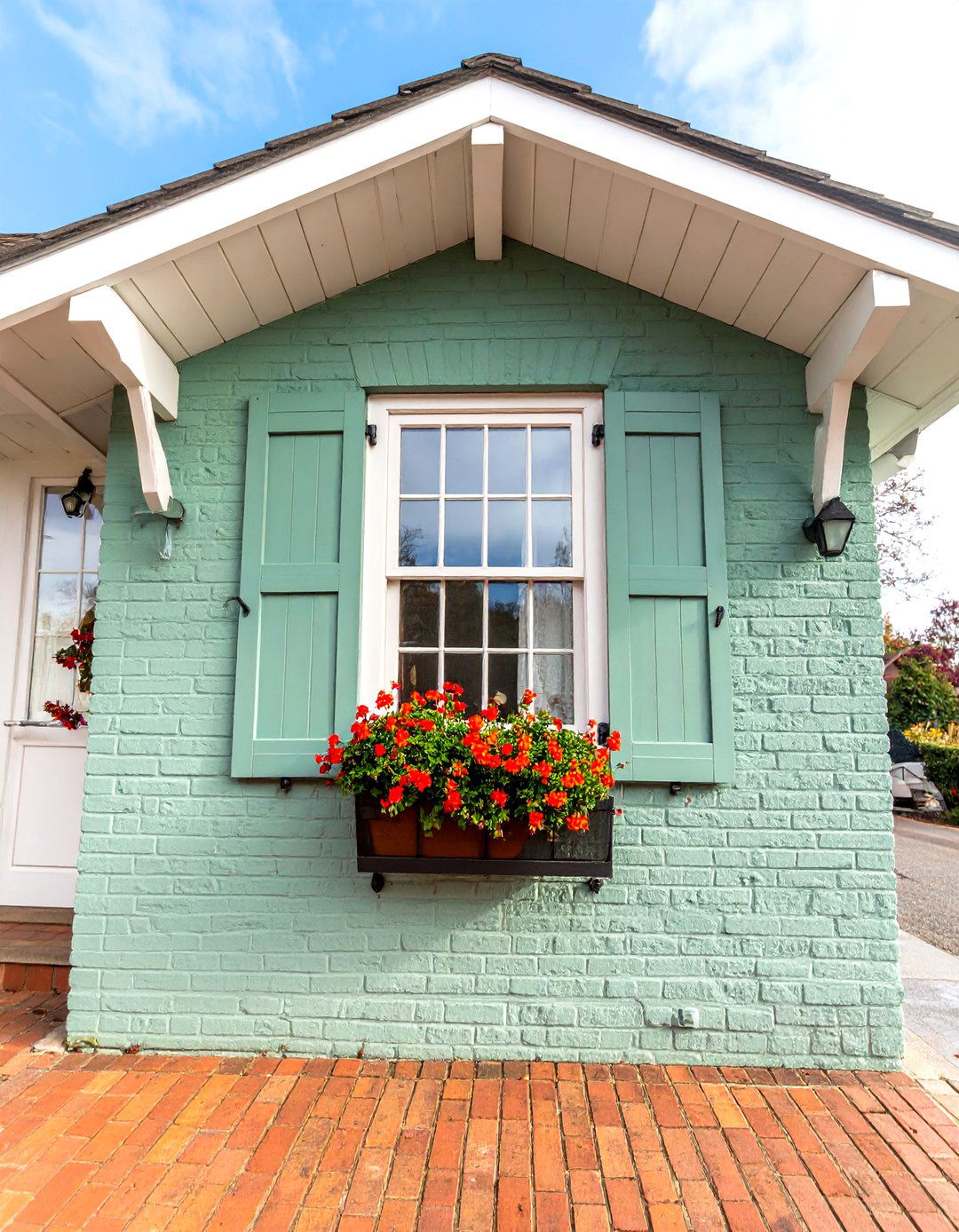 German Smeared Green Brick Exterior Texture - 20 Green Brick Exterior Home Ideas