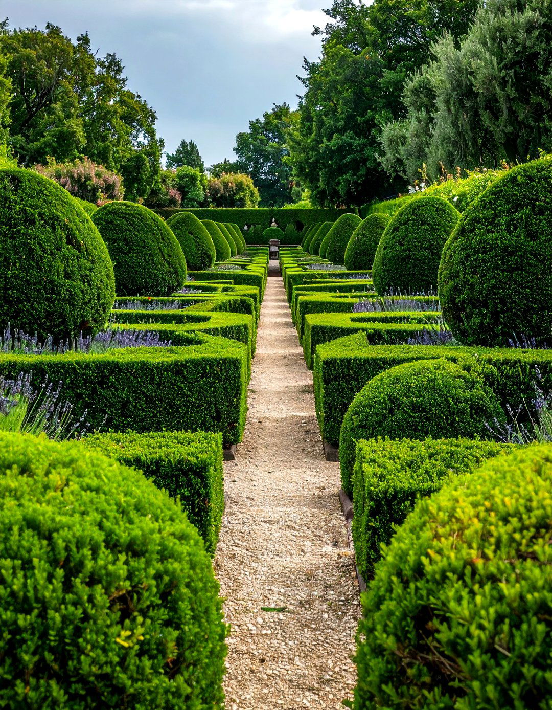 Italian Garden Boxwood Hedge Parterres - 20 Italian Garden Design Ideas
