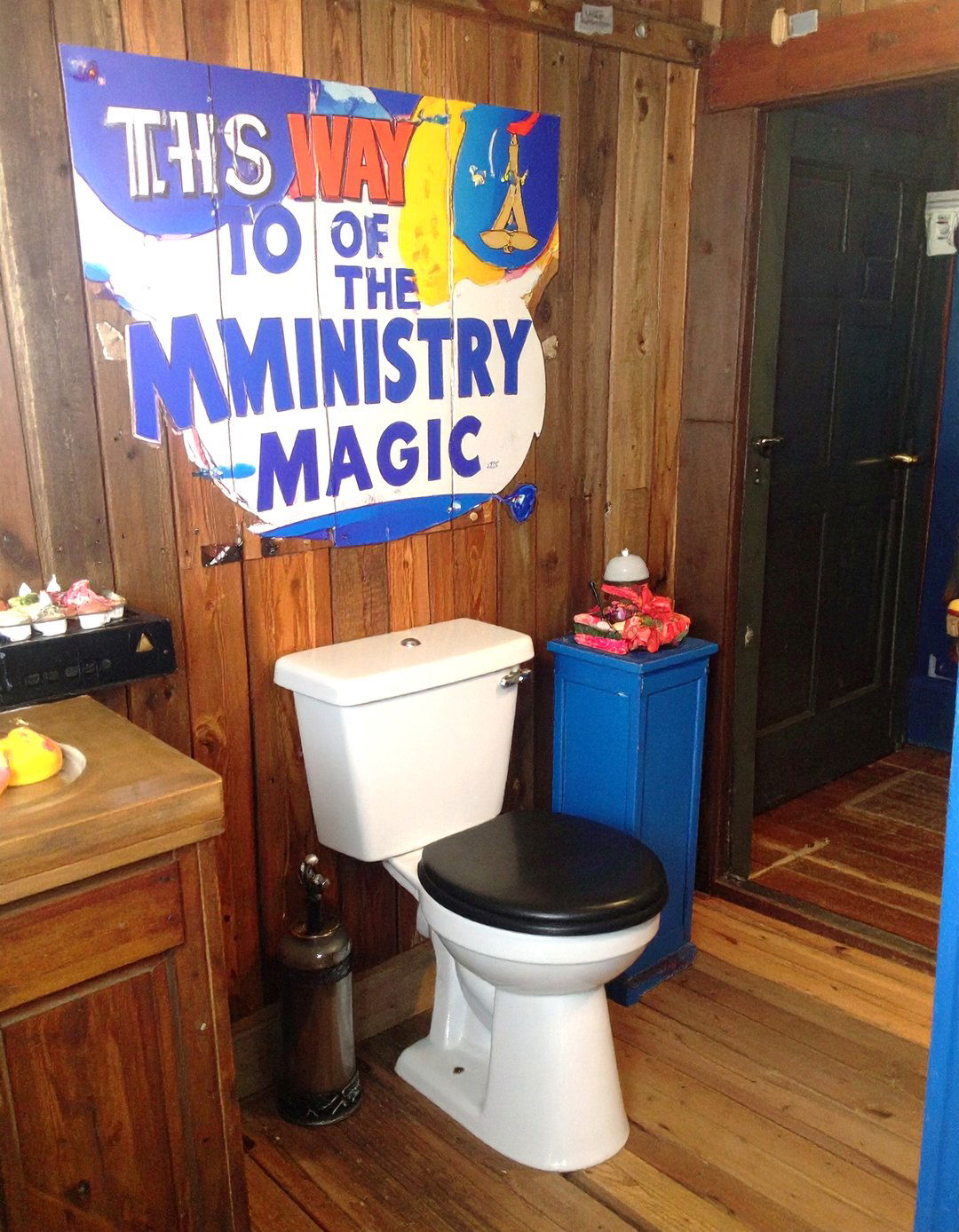 Ministry Portal Harry Potter Bathroom Toilet Decal - 20 Harry Potter Bathroom Ideas