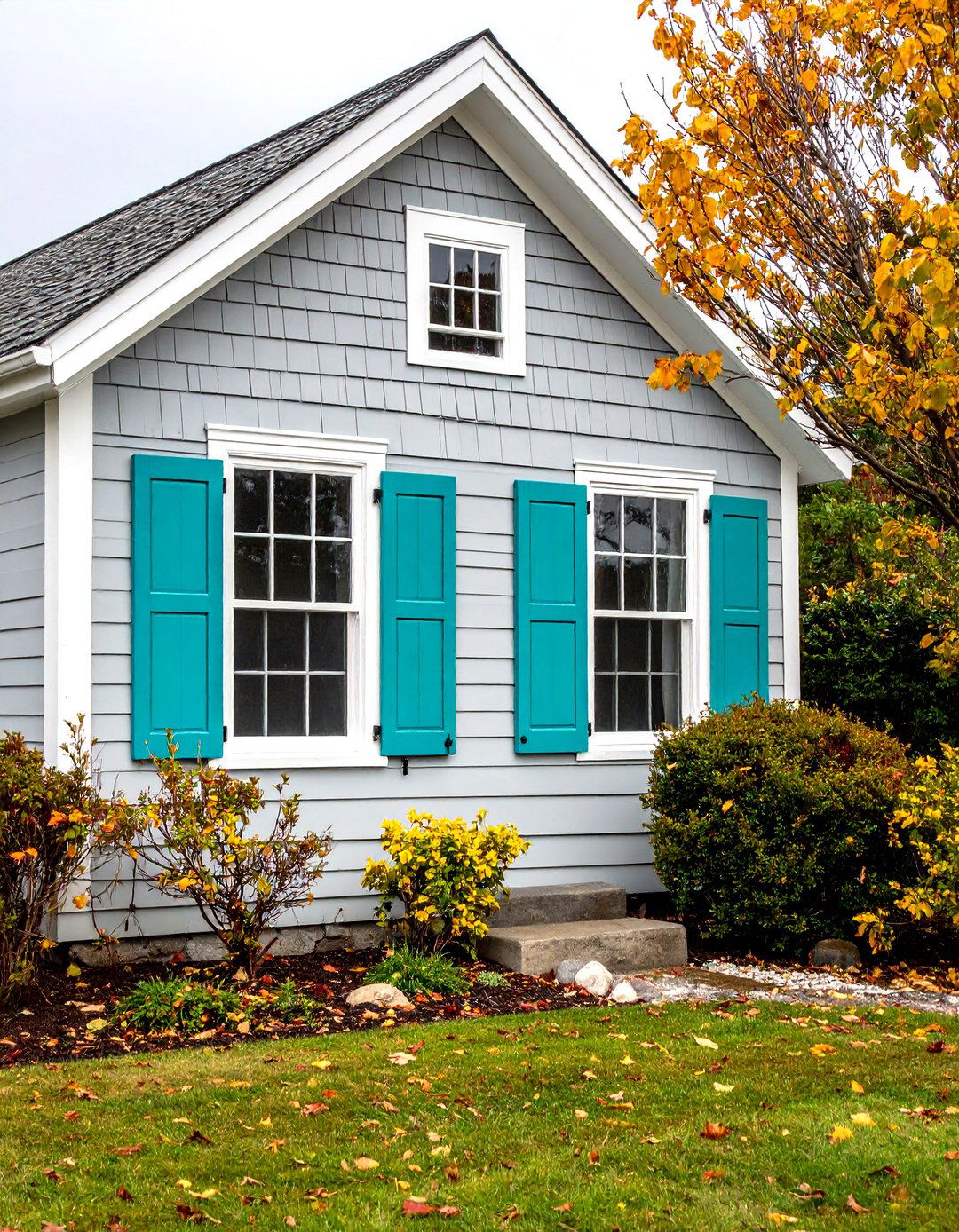 Misty Coastal Gray Exterior for Beachy Vibes - 20 Gray Exterior House Paint Ideas
