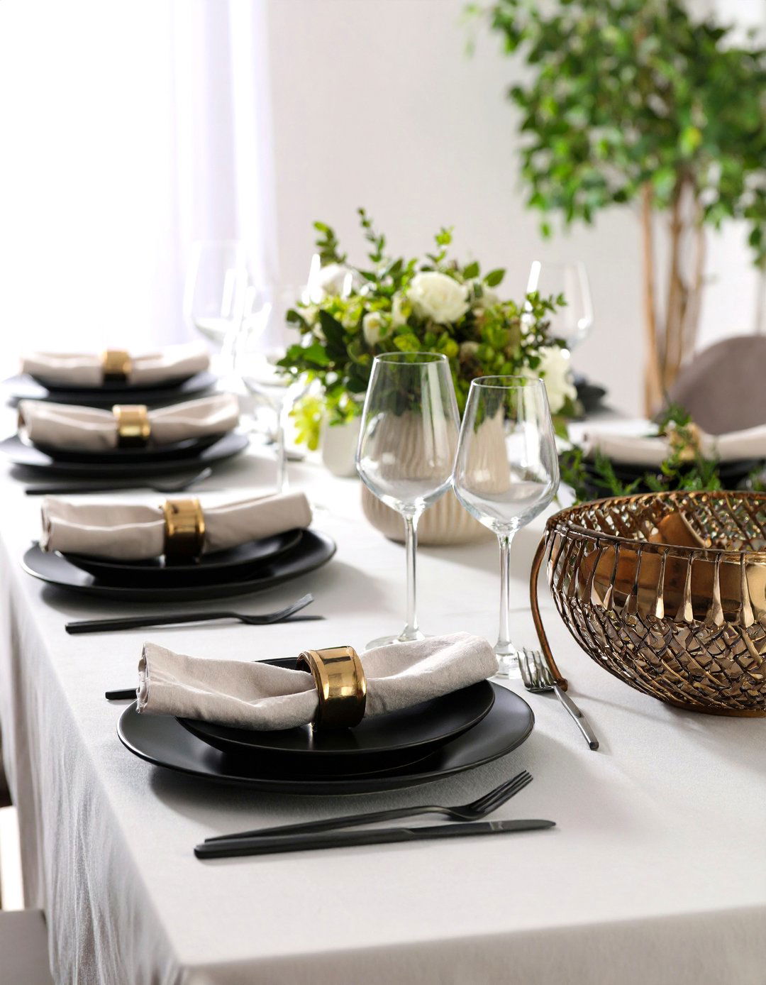 Mixed Metal Accents Modernize the Dining Table - 20 Dining Room Table Decor Ideas