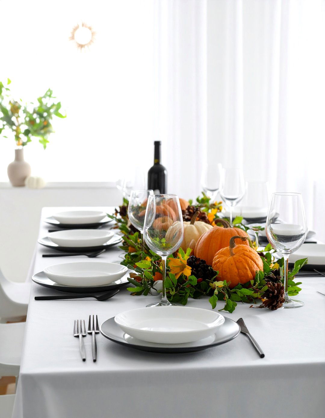 Modern Minimalist Chic - 20 Thanksgiving Table Settings