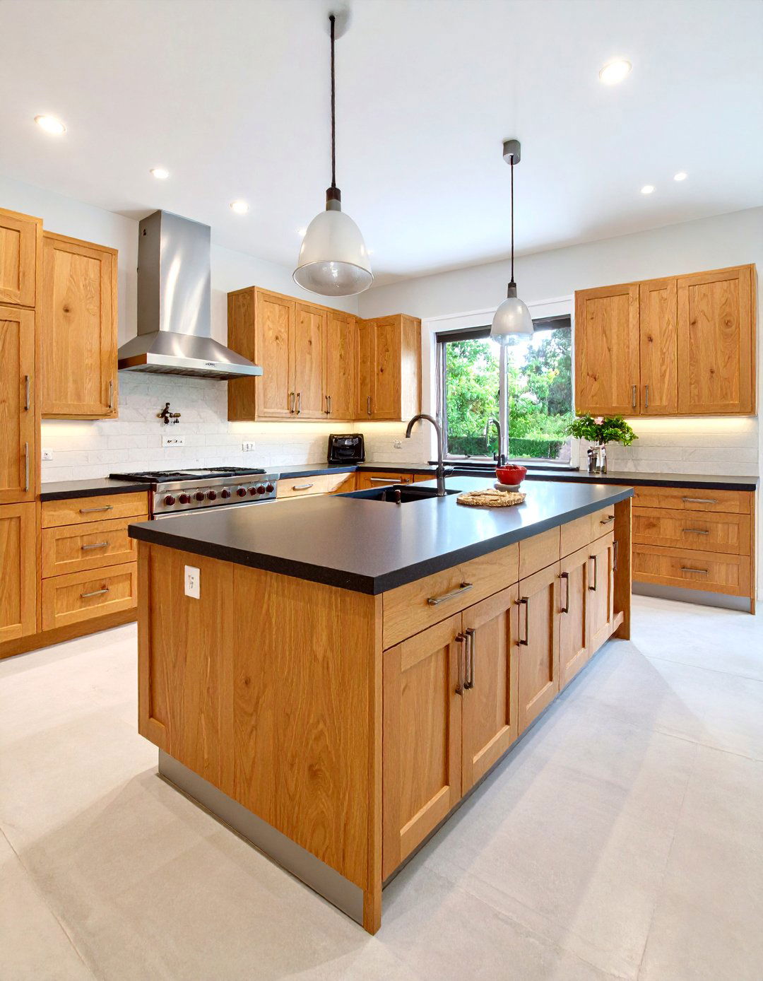 Modern Walnut Brown Kitchen Cabinets With Black Countertops - 20 Brown Kitchen Cabinets With Black Countertops