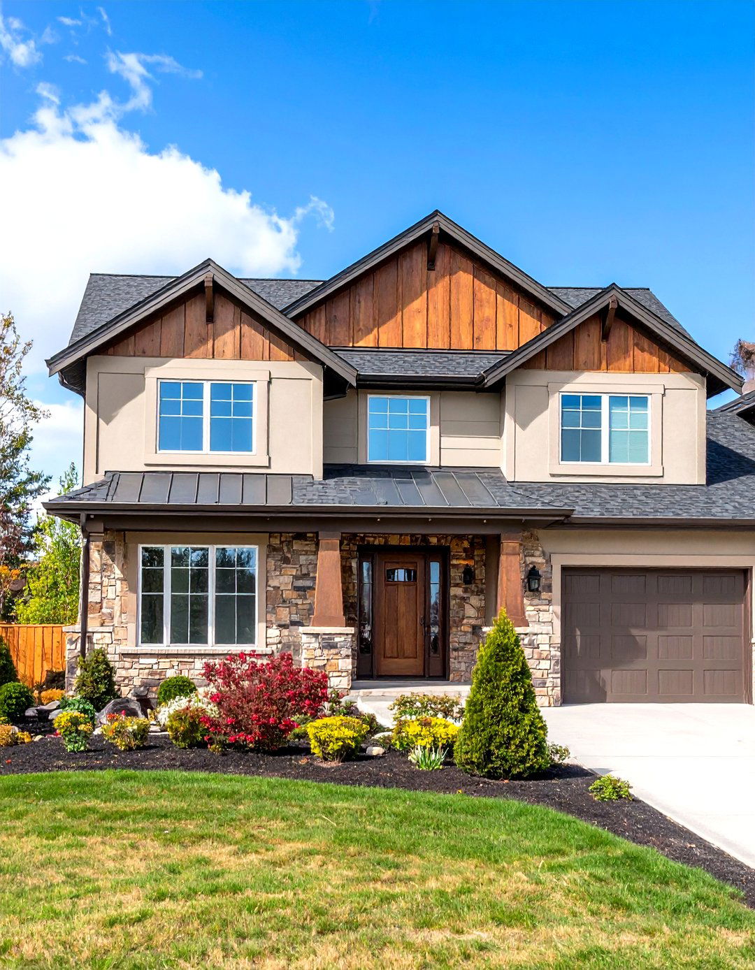 Monochromatic Neutrals Beige Brick and Khaki Vinyl - 20 Vinyl Siding and Brick Combinations