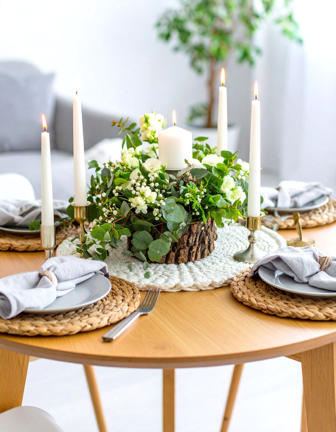 Round Table Scandinavian Hygge Comfort - 20 Round Table Decor Ideas