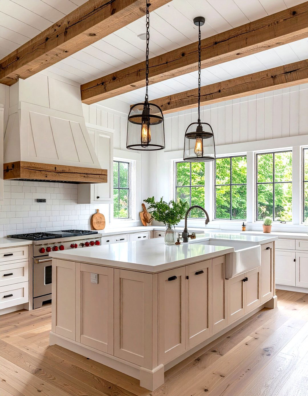 Rustic Farmhouse Style - 20 Vaulted Ceiling Kitchen Ideas