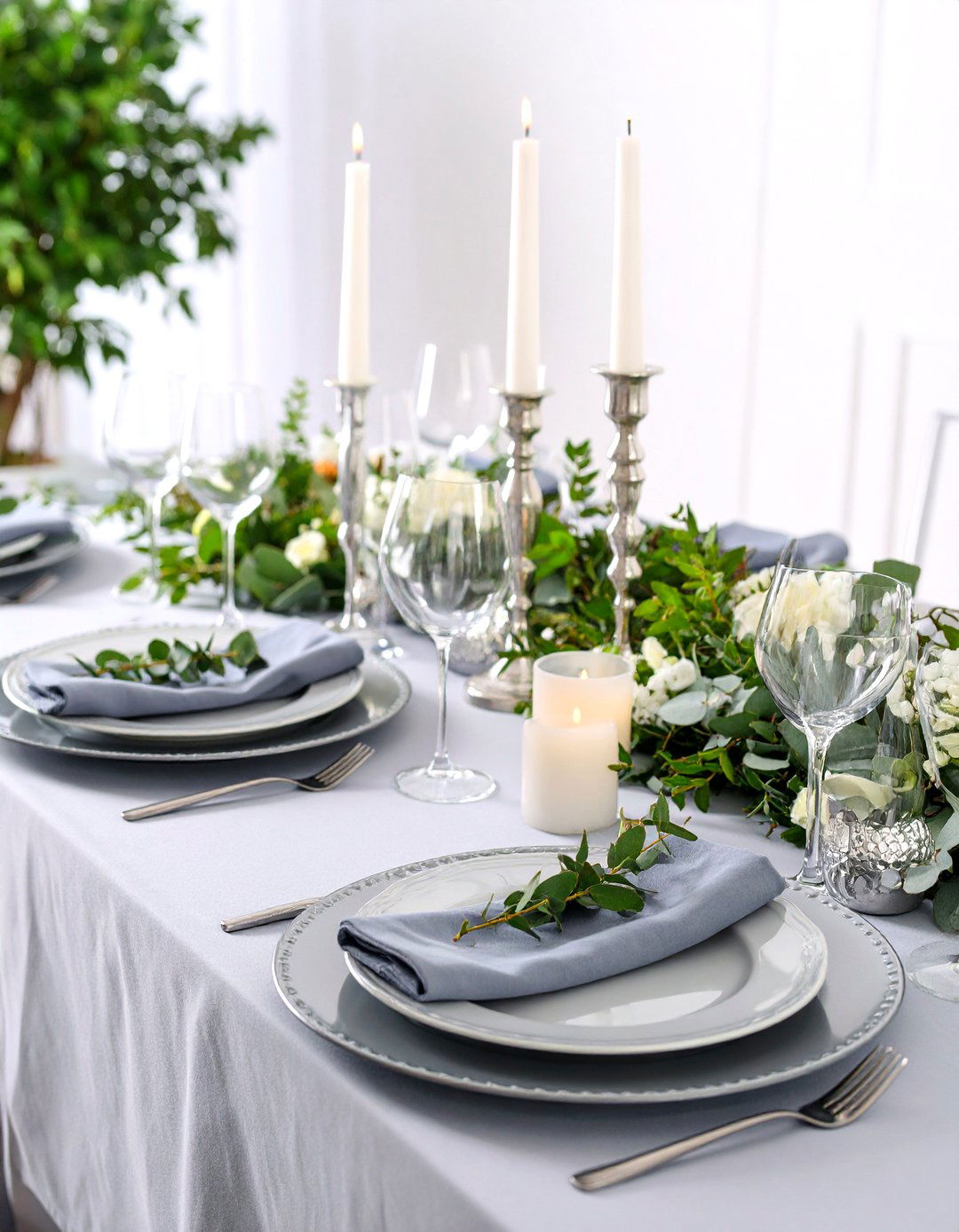 Silver Metallic Wedding Table Elegance - 20 Wedding Table Decoration Ideas