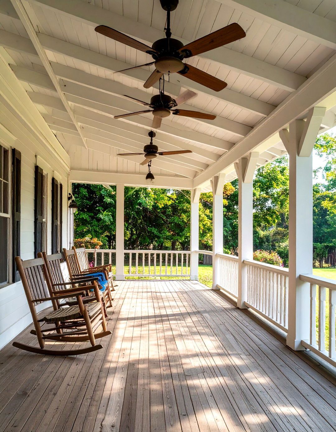 Wraparound Farmhouse Porch for Degree Relaxation - 20 Farmhouse Porch Ideas